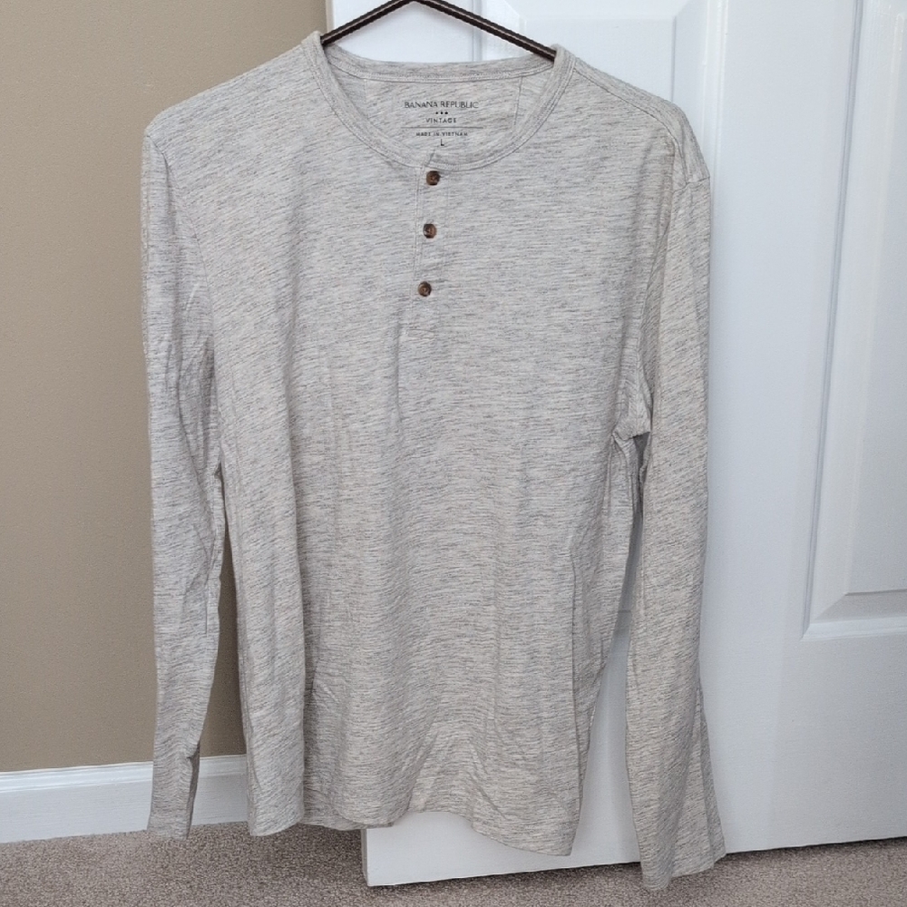 Banana Republic Light Gray Henley Long Sleeve Shirt